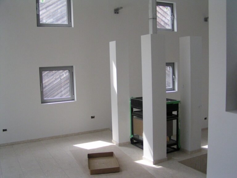 Finished white interior modern, Ontario