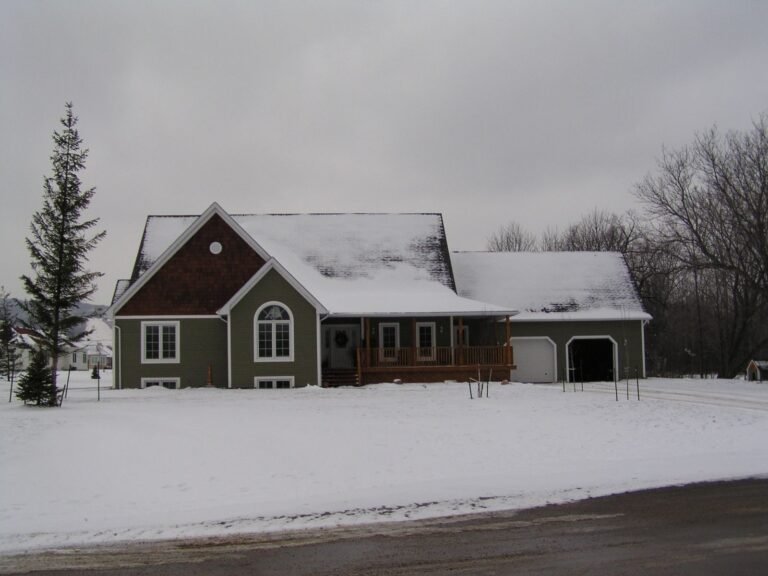 Siding House Winter Snow - Ontario house by the builder